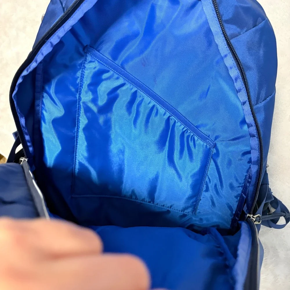 Patagonia Outdoors Chacabuco 30L Backpack Unisex Blue size 30L Bungee Cord